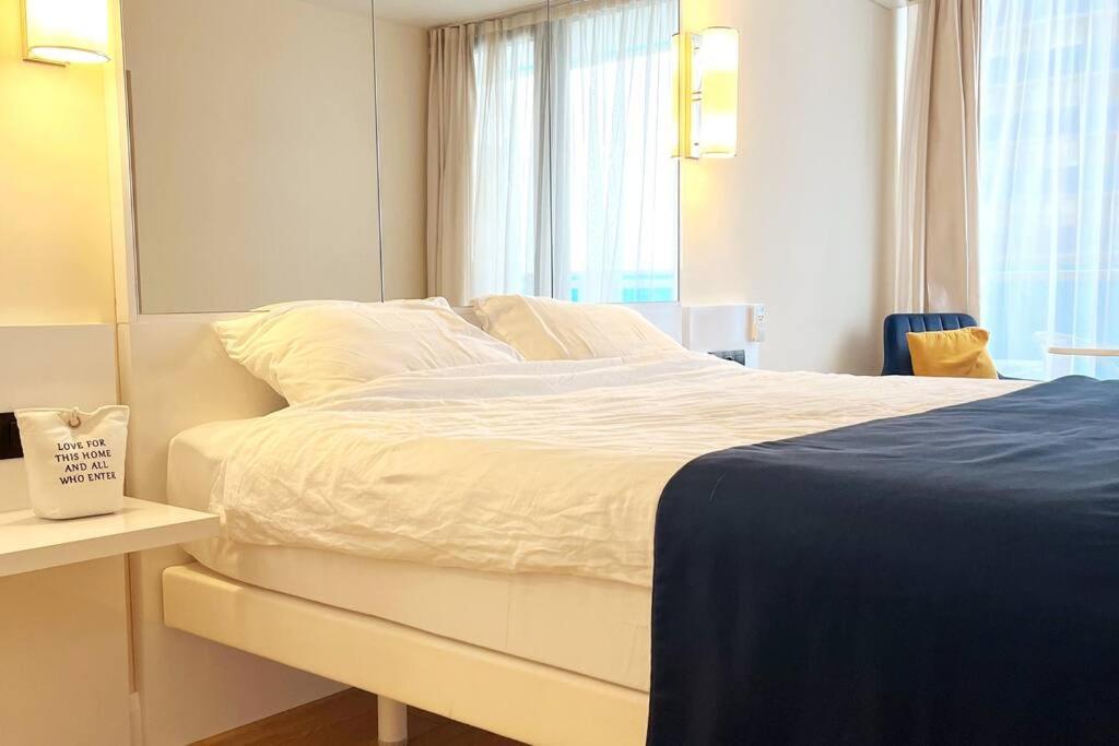 1-Bedroom Studio Apartment In Orbi City - Side Seaview Batumi Esterno foto