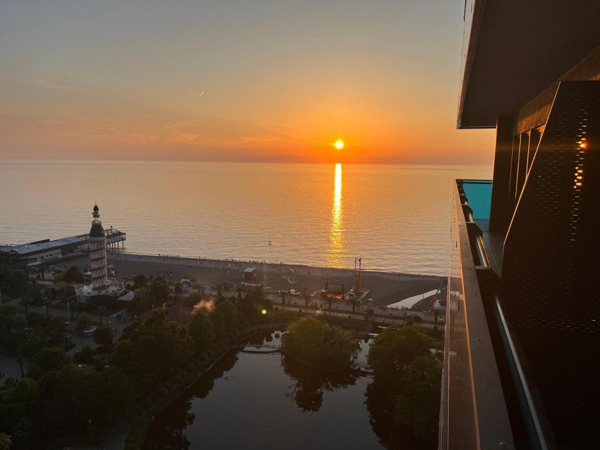 1-Bedroom Studio Apartment In Orbi City - Side Seaview Batumi Esterno foto